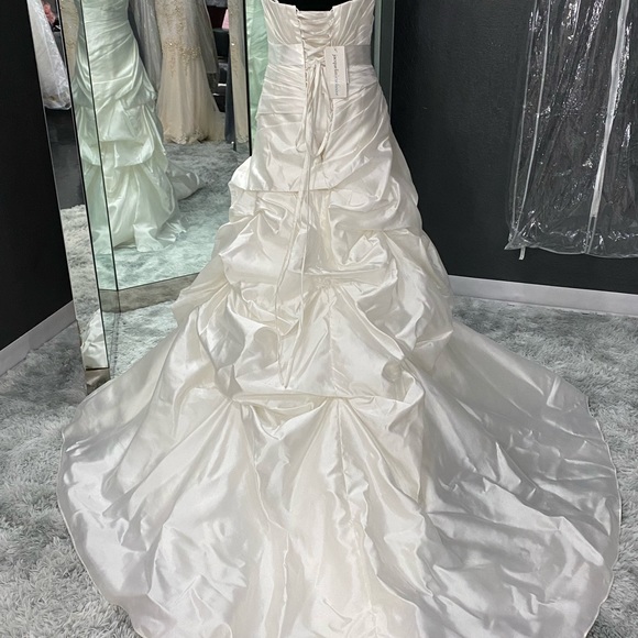 Jaqueline Exclusive #19879 Ivory Satin Wedding Gown - Picture 6 of 6